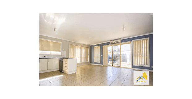 Modern Townhouse Living – Just Minutes’ Walk to the Train Station! - Photo 1