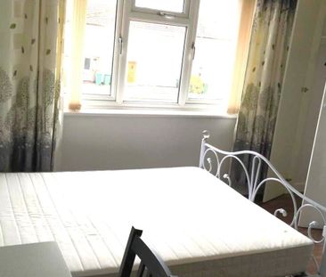 Carpenter Close - Photo 4