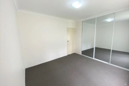 MODERN 2 BEDROOM APARTMENT LOCATED IN THE HEART OF MT DRUITT - Photo 4