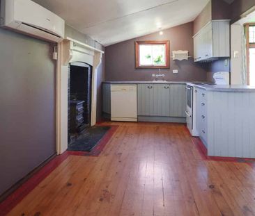 Cute & Cosy Character Cottage - Photo 2