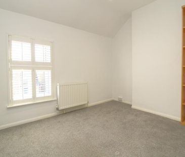 2 bedroom end of terrace house to rent - Photo 2