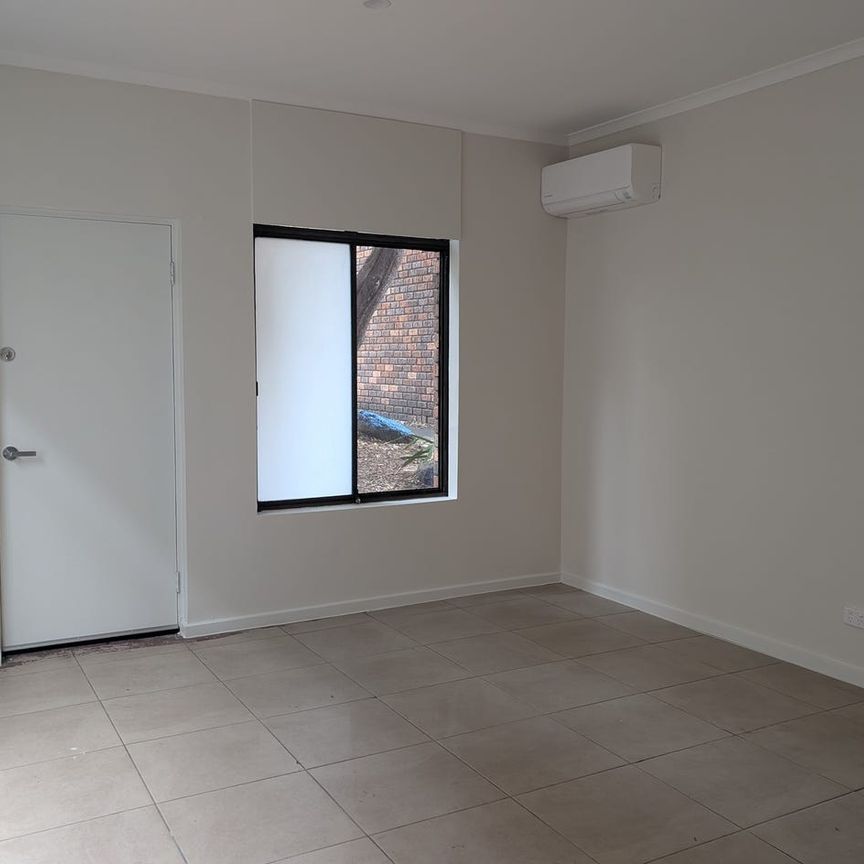 Ground Floor Apartment easy access with no stairs - Photo 1