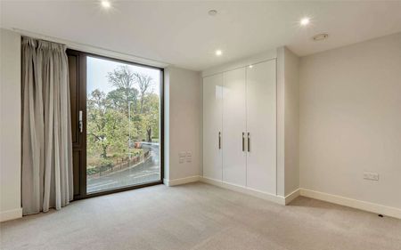 One bedroom apartment in the popular Parkside Place development - Photo 2