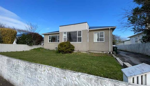 FAMILY HOME IN HAWERA - Photo 1