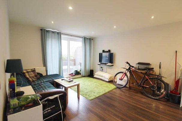 Skylark House, Drake Way, Reading, RG2 - Photo 1