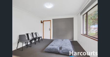 Neat 2 Bedroom Unit - Photo 2