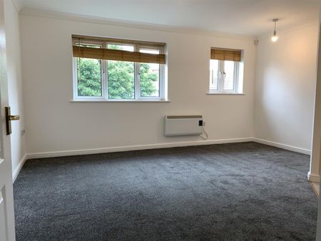 1 bedroom Flat To Let - Photo 3