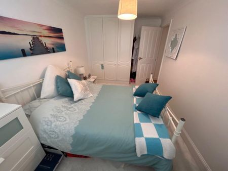 2 bedroom ground floor flat to rent - Photo 4