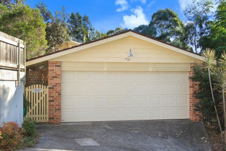 Quiet, Leafy, Cul-de-sac location with Pool. - Photo 2