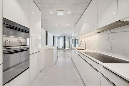 FIRST-TIME RENTAL! MODERN LUXURY DUPLEX WITH BALCONIES! - Photo 3