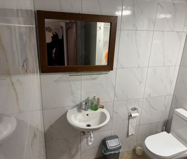 Room in a Shared House, Balmoral Road, NW2 - Photo 3