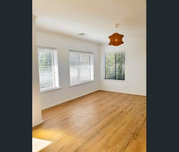 SPACIOUS 3 BEDROOM UNIT - Photo 1