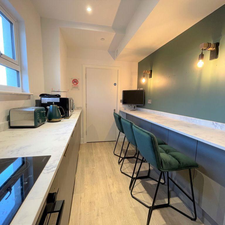 1 bedroom in a house share to rent - Photo 1