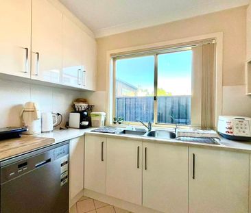 Stylish 3-Bedroom Unit in Prime Frewville Location - Photo 5