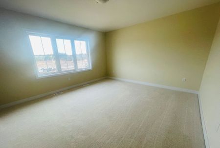 For Lease - 36 Lavender Road, Thorold, Ontario - Photo 4