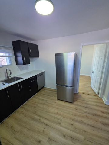 For Lease - 1611 Maxime Street Unit# Unit 2, Cyrville - Carson Grove - Pineview, Ontario - Photo 3