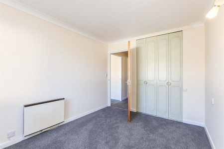 1 bedroom retirement property to rent - Photo 5