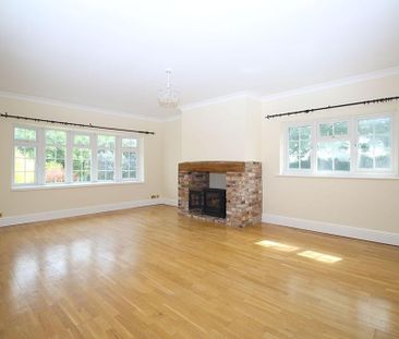 4 bedroom detached house to rent - Photo 2