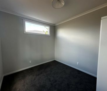 Renovated, warm and close to the beach! - Photo 4