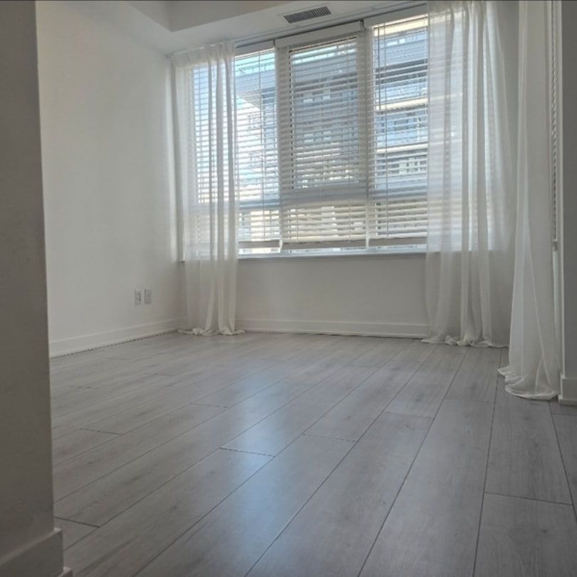 One plus den condo for rent Oakville - Photo 1