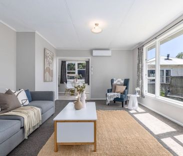 Sunny 3-bedroom + double garage - Photo 3