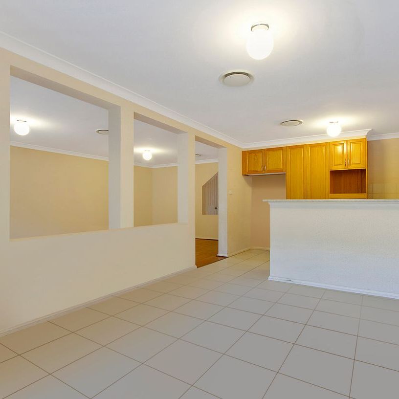 21 Kirkton Place, Beaumont Hills, NSW 2155 - Photo 1