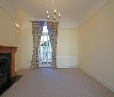 5 Bedroom House To Let - Photo 2