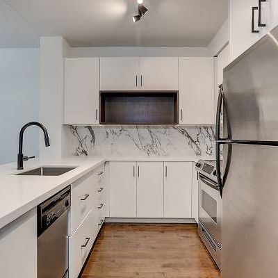 21 CARLTON ST. #2003 - MODERN 1BED/1BATH IN PRIME DOWNTOWN! - Photo 1