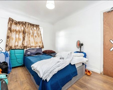 5 Bed Semi-Detached House, London, HA3 - Photo 5