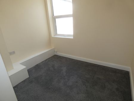 Grasmere Road Flat C - Photo 3