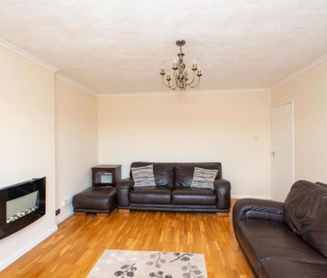 2 bedroom maisonette to rent - Photo 2