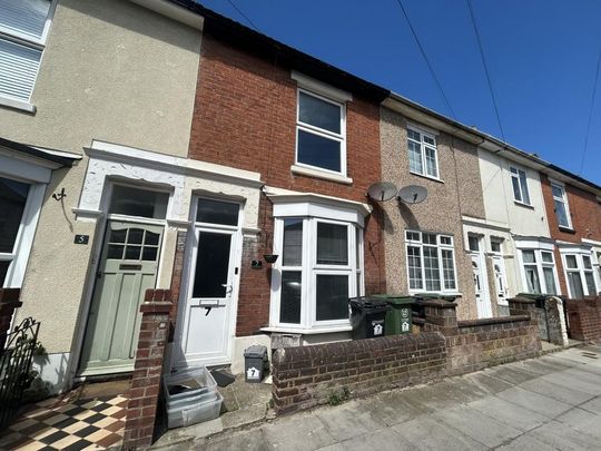 2 bedroom terraced house to rent - Photo 1