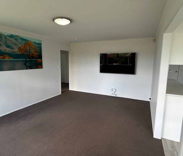 Sunny Family Home in Great location - Photo 5