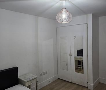 Room in a Shared Flat, Perry Hill, SE6 - Photo 5