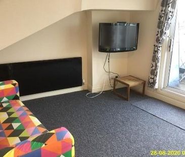 3 bedroom apartment to rent - Photo 2