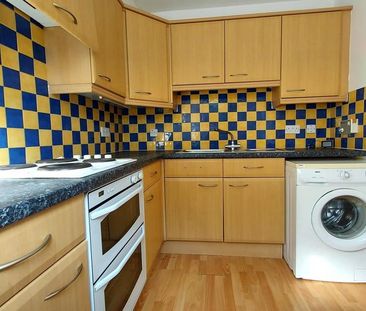 2 bedroom flat to rent - Photo 4