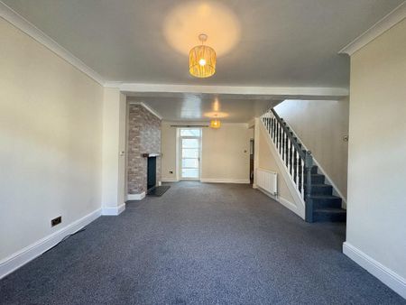 3 bedroom terraced house to rent - Photo 2