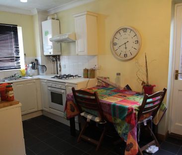 2 bedroom semi-detached house to rent - Photo 3