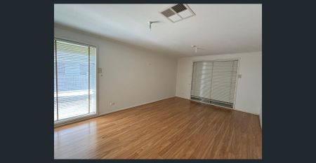 3 BEDROOM FAMILY HOME - Photo 2