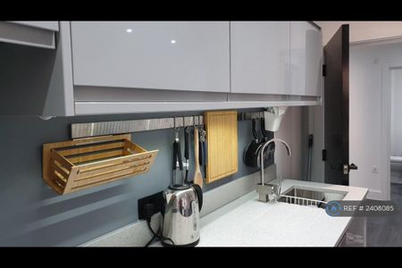 1 bedroom flat to rent - Photo 2