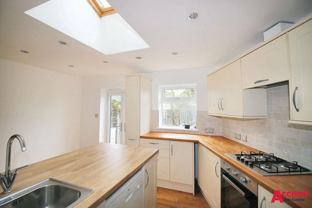3 bedroom semi-detached house to rent - Photo 1