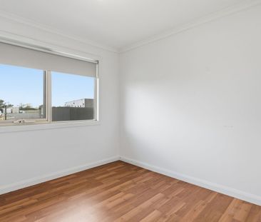 Well Presented Two Bedroom Villa - Photo 3