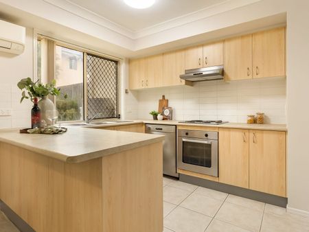 Perfect Family Home in Mansfield Catchment – Spacious, Secure & Ready to Move In! - Photo 4