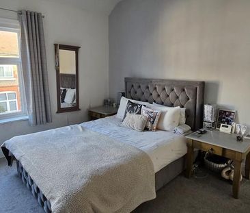 2 bedroom end of terrace house to rent - Photo 5