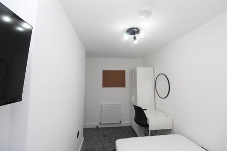 6 bedroom house to rent - Photo 4