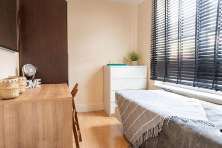 4 bedroom house to rent - Photo 2