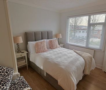 Torrington Avenue, Tile Hill, Coventry - Well Presented Family Home - Photo 6