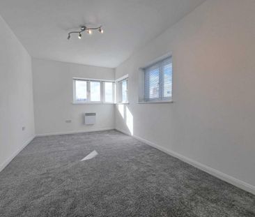 2 bedroom penthouse to rent - Photo 6