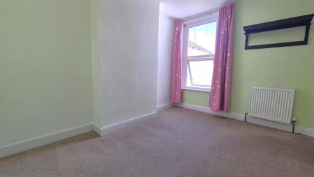 3 bedroom terraced house to rent - Photo 4