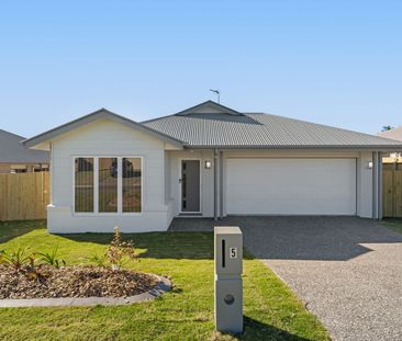 Family Living - Light, Bright & Airy - Photo 1